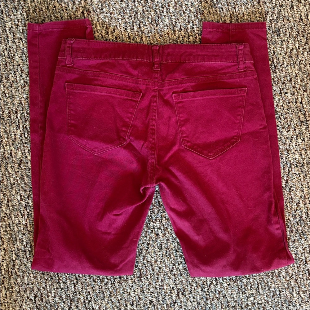 Refuge women’s size 6 Burgundy skinny Pants